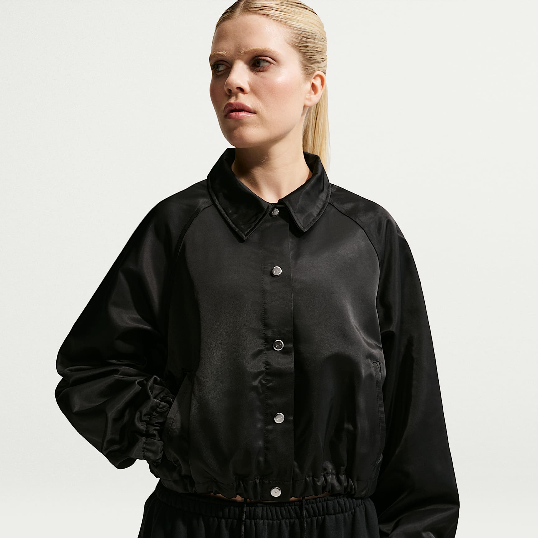 Nike Sportswear Women's Oversized Satin Coaches Jacket. Nike.com